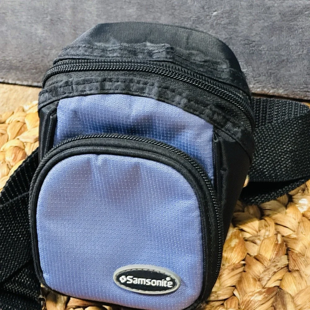 Samsonite Photo Camera Bag For Small Point And‎ Shoot Style Camera.